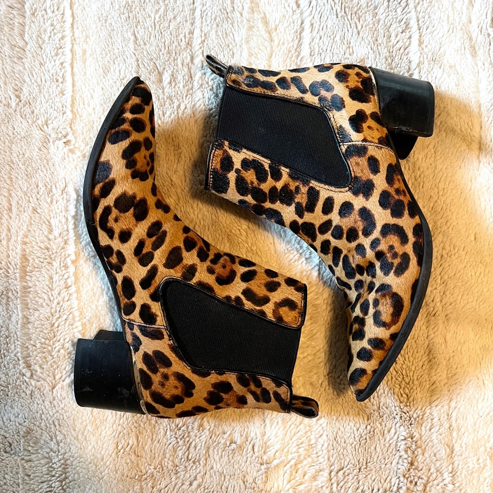 Nine West faux fur cheetah print boots